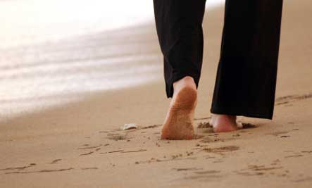 Walking Meditation. Image from www.universal-taichichuan.com